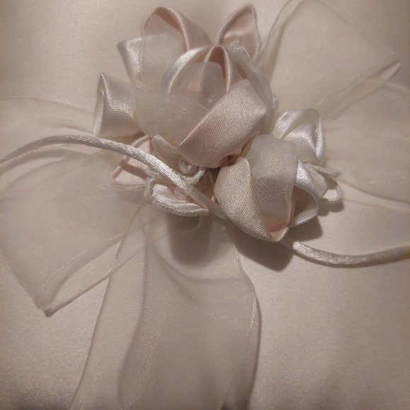 Pillow and garter - Picture 8 of 11